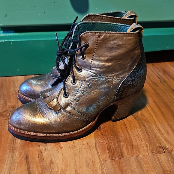 Shimmering Bronze Lace-Up Boots - Picture 5 of 9